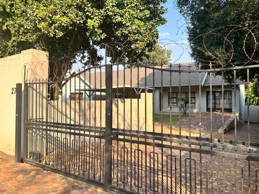 To Let 4 Bedroom Property for Rent in Rembrandt Park Gauteng