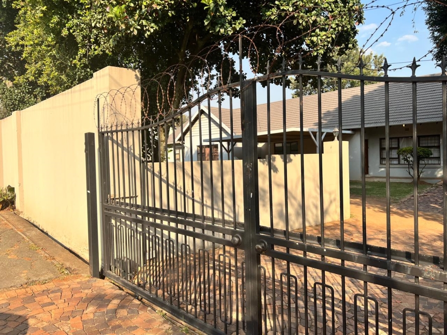 To Let 4 Bedroom Property for Rent in Rembrandt Park Gauteng