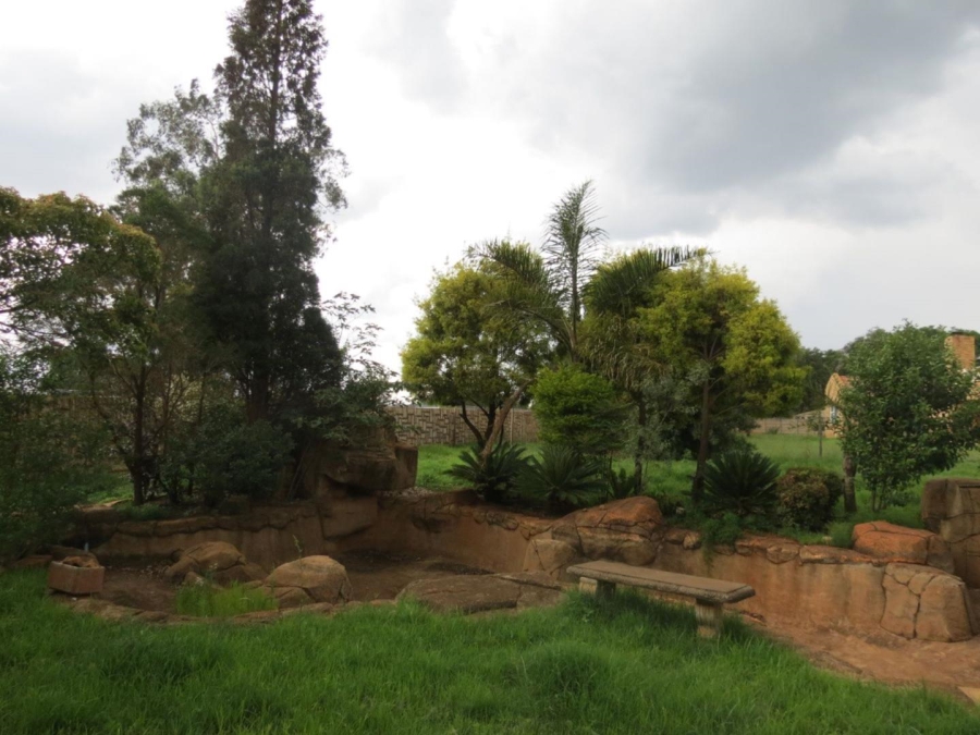 To Let 5 Bedroom Property for Rent in Pomona Gauteng