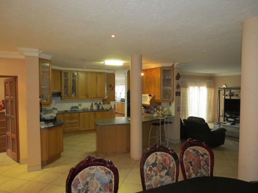 To Let 5 Bedroom Property for Rent in Pomona Gauteng