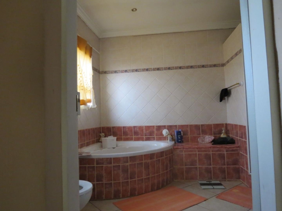 To Let 5 Bedroom Property for Rent in Pomona Gauteng