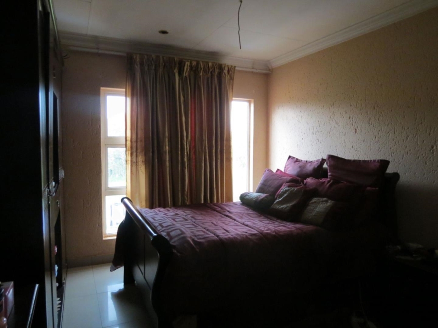 To Let 5 Bedroom Property for Rent in Pomona Gauteng