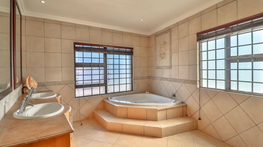 4 Bedroom Property for Sale in Dunvegan Gauteng