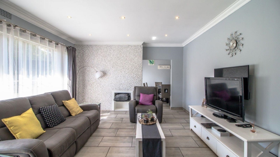 6 Bedroom Property for Sale in Dowerglen Gauteng