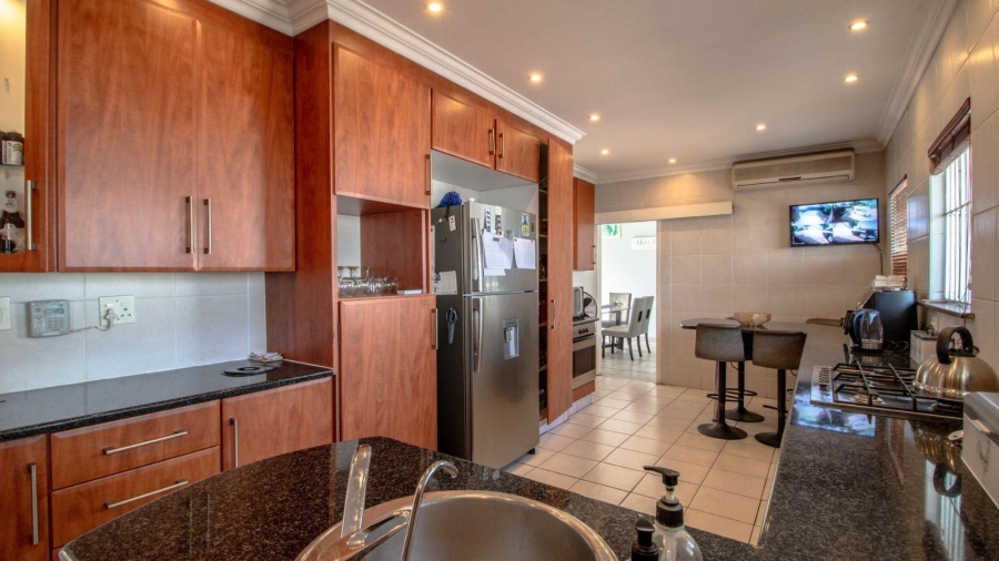 6 Bedroom Property for Sale in Dowerglen Gauteng