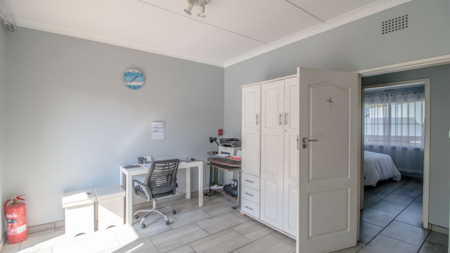 6 Bedroom Property for Sale in Dowerglen Gauteng