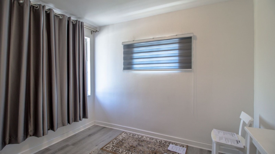 6 Bedroom Property for Sale in Dowerglen Gauteng