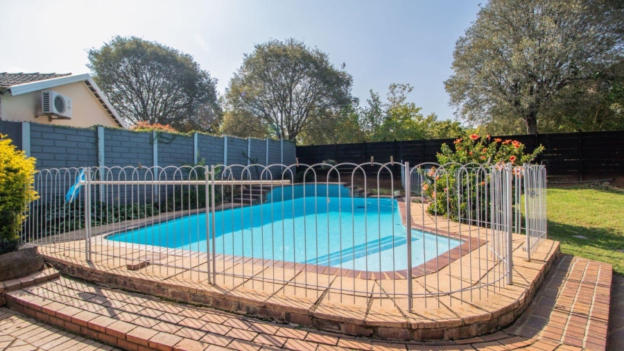 6 Bedroom Property for Sale in Dowerglen Gauteng