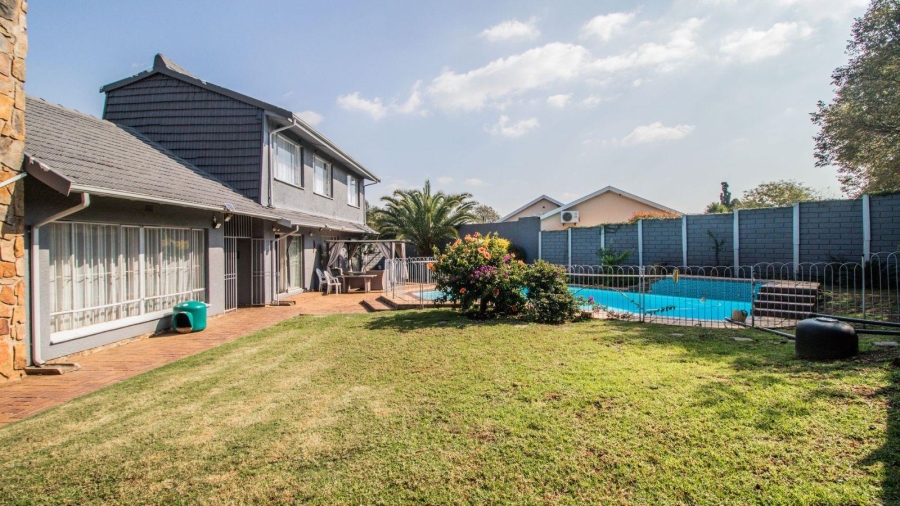 6 Bedroom Property for Sale in Dowerglen Gauteng