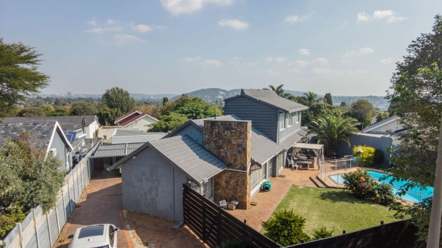 6 Bedroom Property for Sale in Dowerglen Gauteng