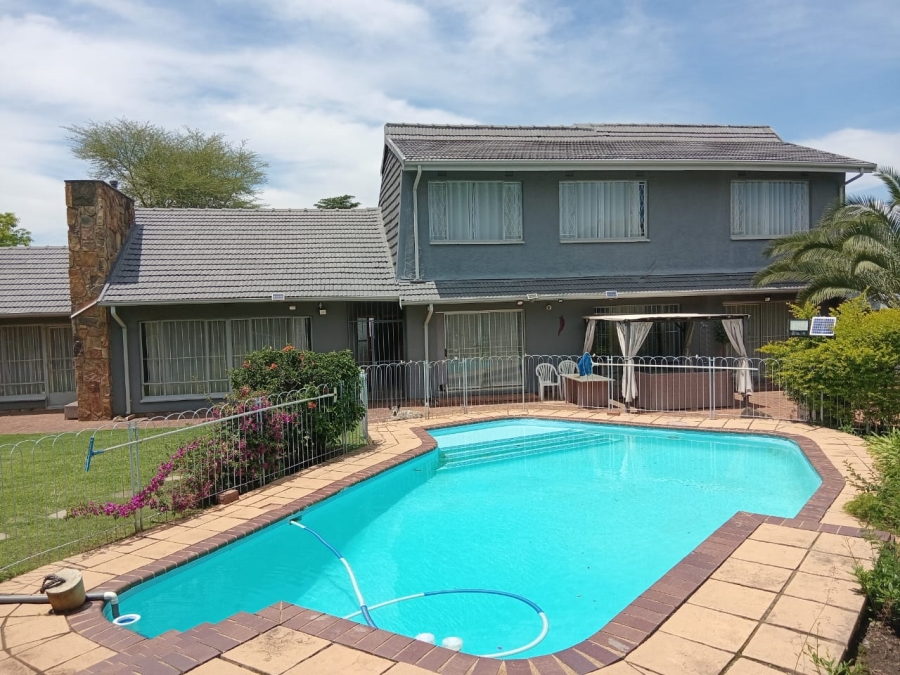 6 Bedroom Property for Sale in Dowerglen Gauteng