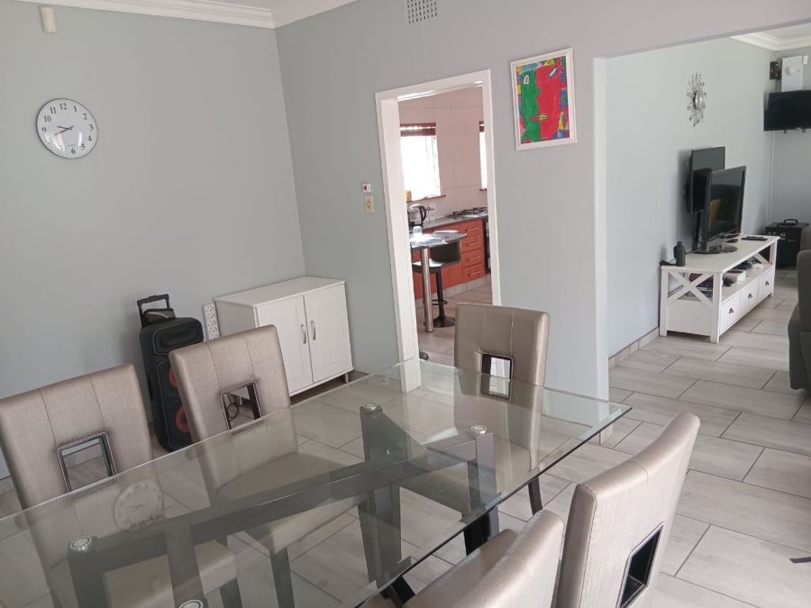 6 Bedroom Property for Sale in Dowerglen Gauteng