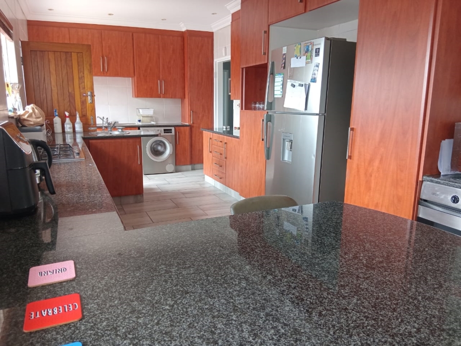 6 Bedroom Property for Sale in Dowerglen Gauteng