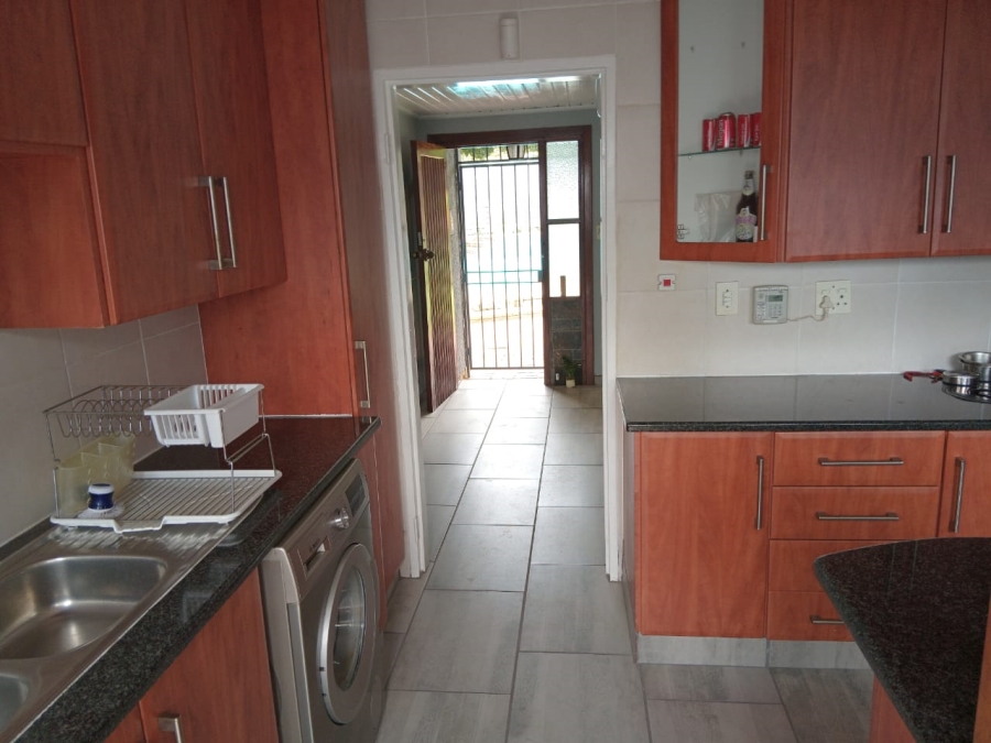 6 Bedroom Property for Sale in Dowerglen Gauteng