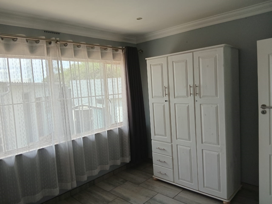 6 Bedroom Property for Sale in Dowerglen Gauteng