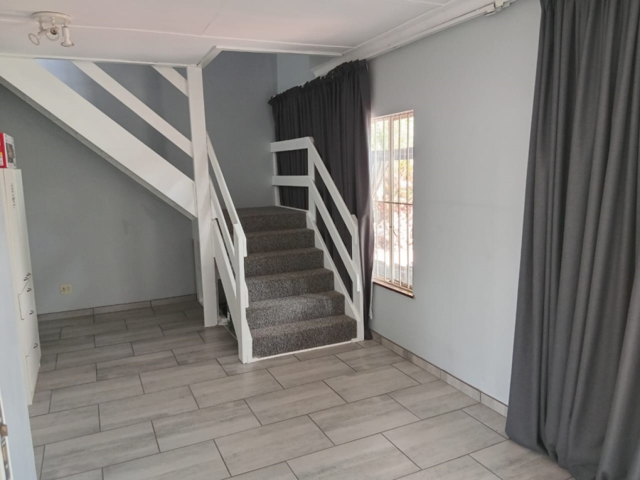 6 Bedroom Property for Sale in Dowerglen Gauteng