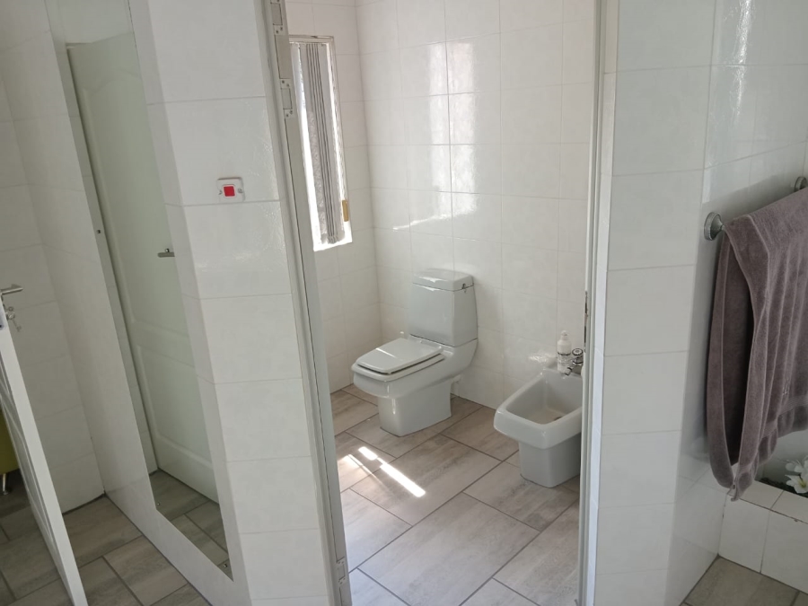 6 Bedroom Property for Sale in Dowerglen Gauteng