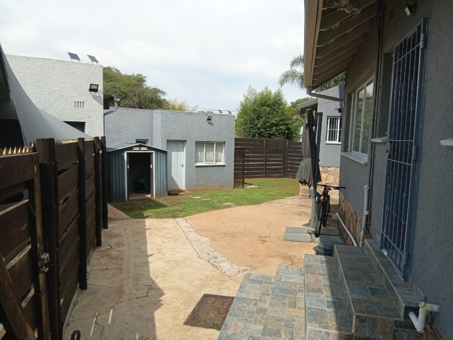 6 Bedroom Property for Sale in Dowerglen Gauteng