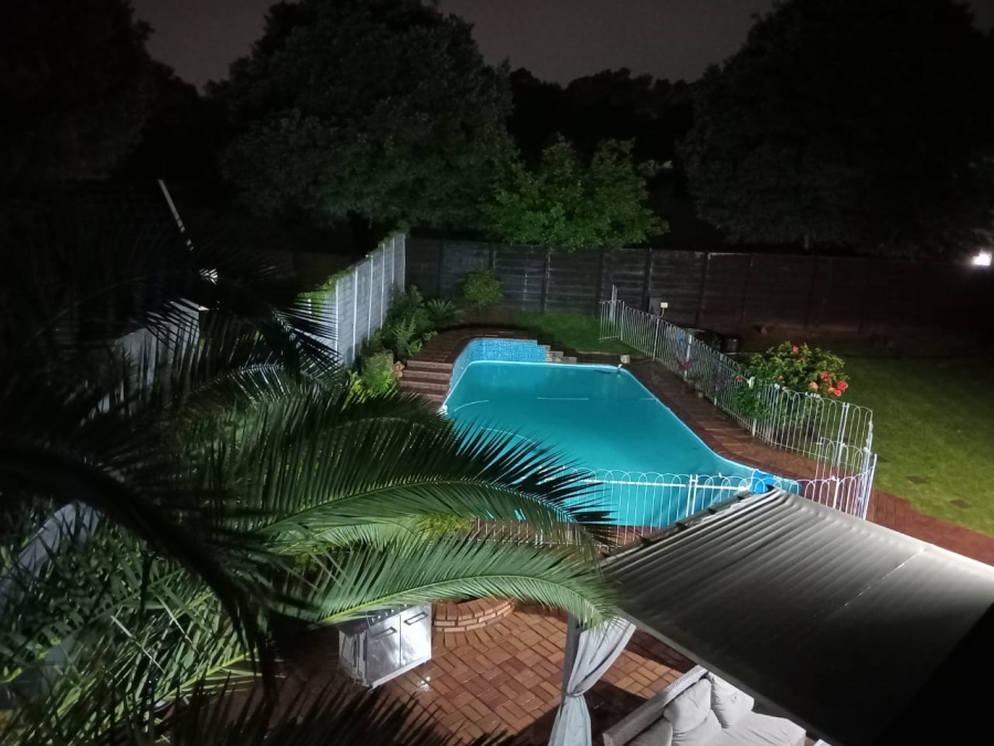 6 Bedroom Property for Sale in Dowerglen Gauteng