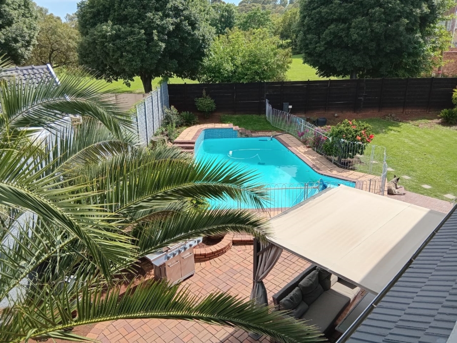 6 Bedroom Property for Sale in Dowerglen Gauteng