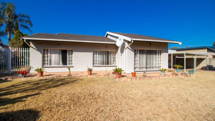 3 Bedroom Property for Sale in Glen Marais Gauteng