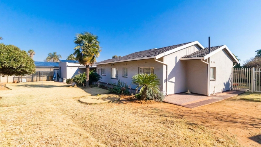 3 Bedroom Property for Sale in Glen Marais Gauteng