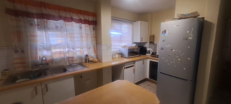 2 Bedroom Property for Sale in Die Hoewes Gauteng