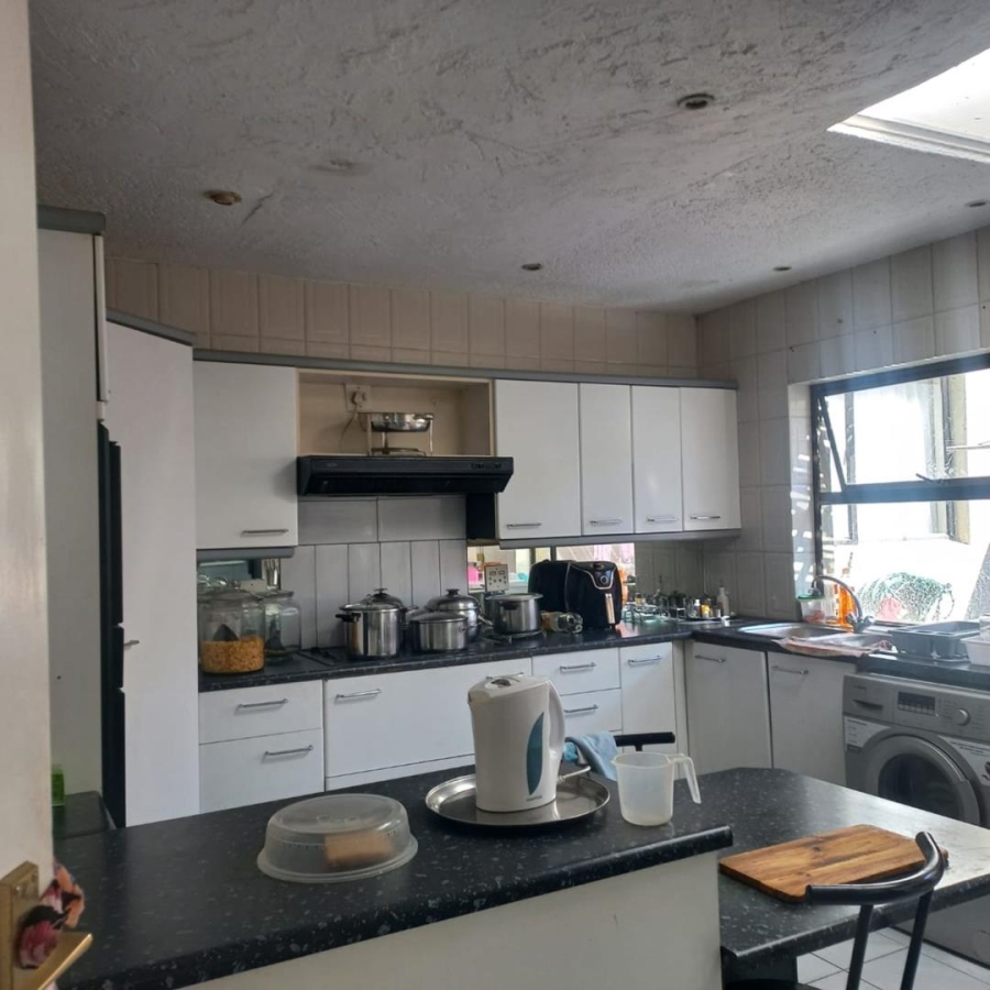 3 Bedroom Property for Sale in Orange Grove Gauteng