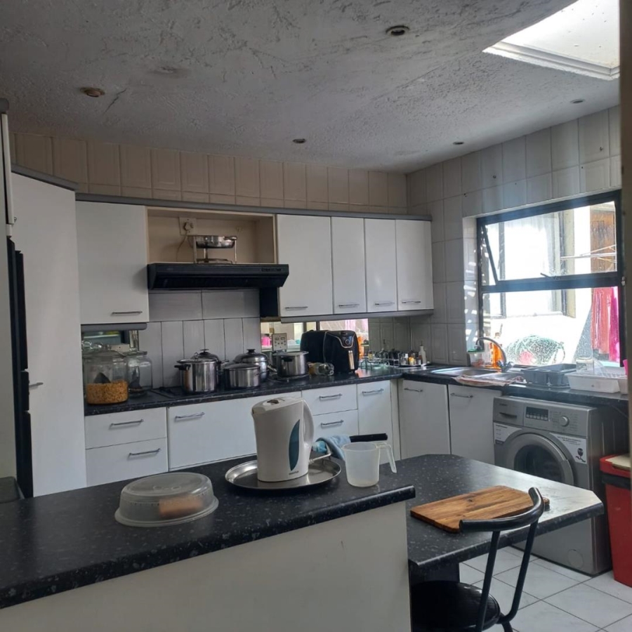 3 Bedroom Property for Sale in Orange Grove Gauteng