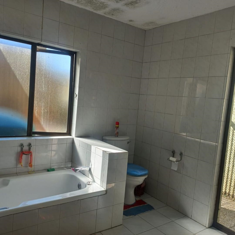 3 Bedroom Property for Sale in Orange Grove Gauteng