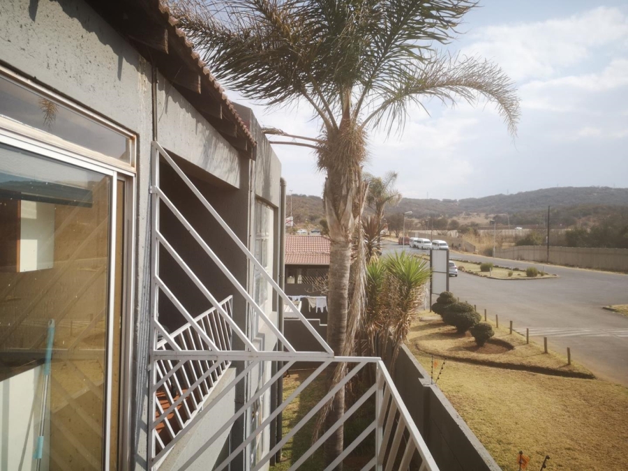 2 Bedroom Property for Sale in Mulbarton Gauteng