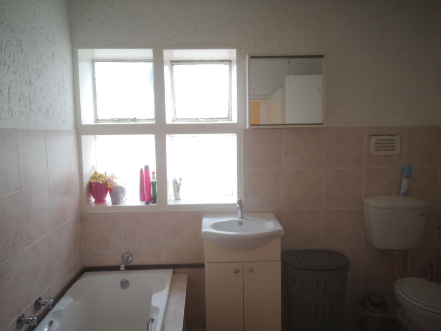2 Bedroom Property for Sale in Mulbarton Gauteng