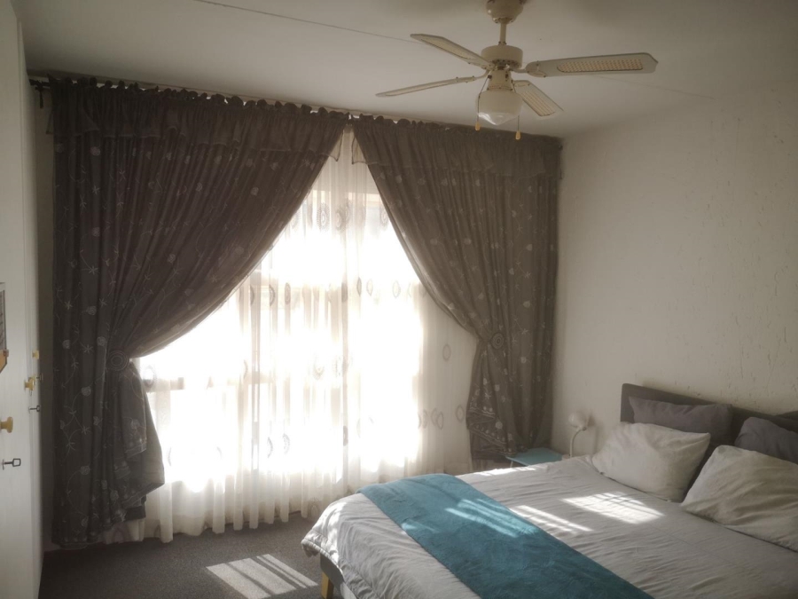 2 Bedroom Property for Sale in Mulbarton Gauteng