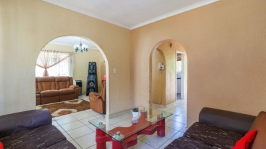 4 Bedroom Property for Sale in Mulbarton Gauteng