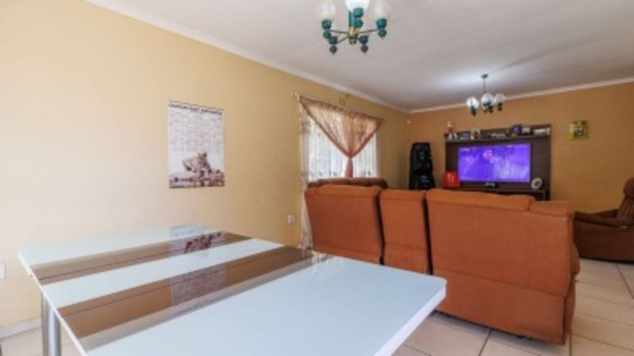 4 Bedroom Property for Sale in Mulbarton Gauteng