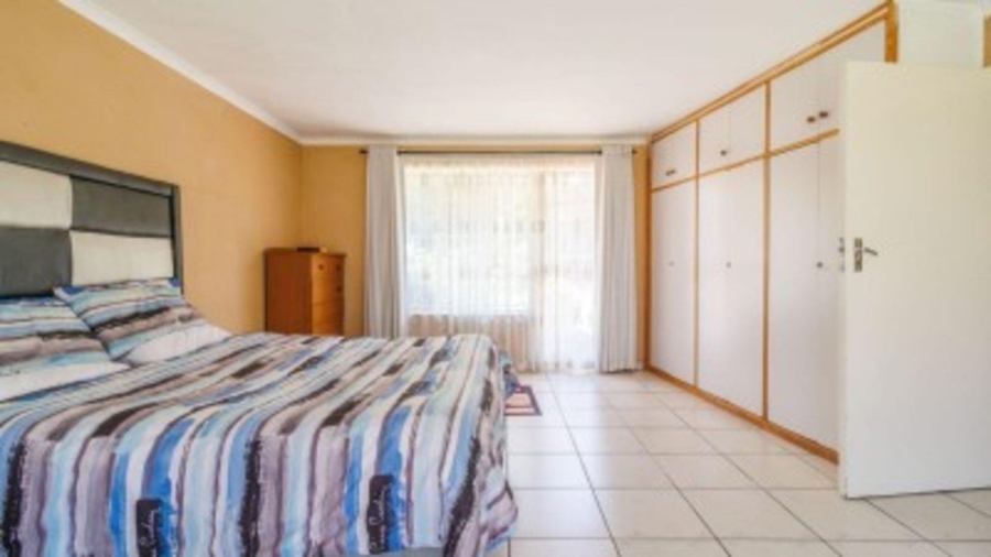 4 Bedroom Property for Sale in Mulbarton Gauteng