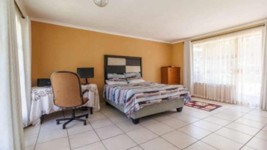 4 Bedroom Property for Sale in Mulbarton Gauteng