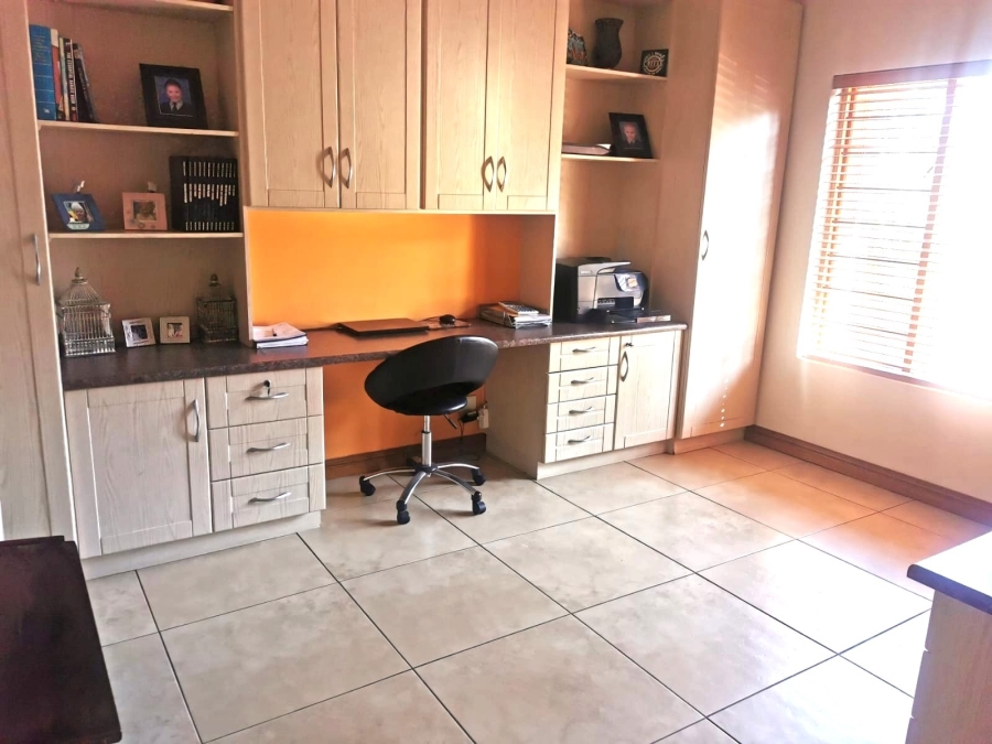 4 Bedroom Property for Sale in Westdene Gauteng