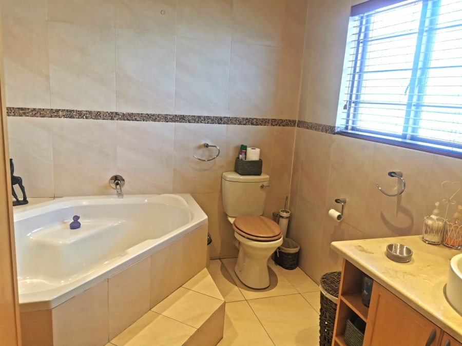 4 Bedroom Property for Sale in Westdene Gauteng