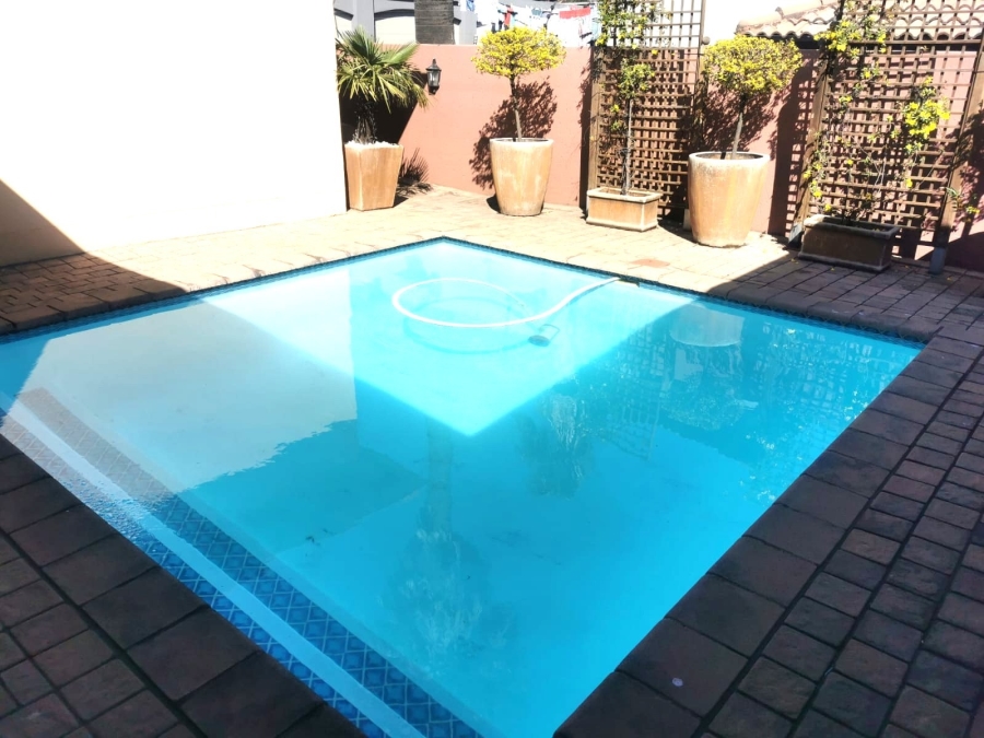 4 Bedroom Property for Sale in Westdene Gauteng