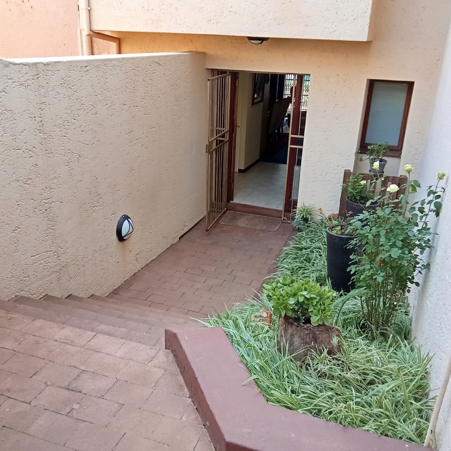3 Bedroom Property for Sale in Wilro Park Gauteng