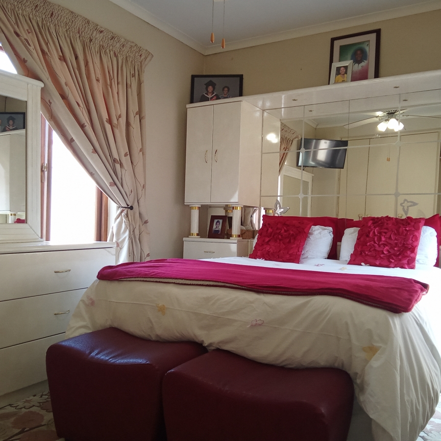3 Bedroom Property for Sale in Wilro Park Gauteng