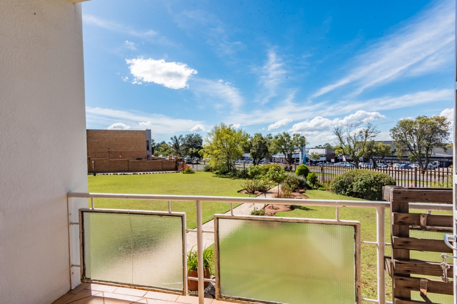 2 Bedroom Property for Sale in Monument Gauteng
