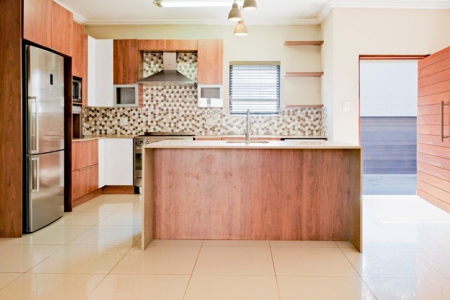 To Let 2 Bedroom Property for Rent in Bryanston Gauteng