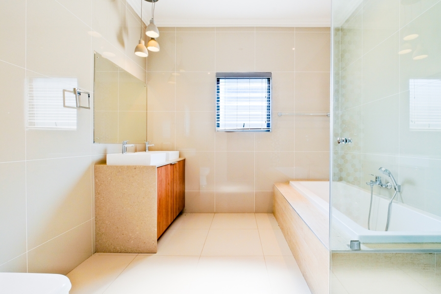 To Let 2 Bedroom Property for Rent in Bryanston Gauteng