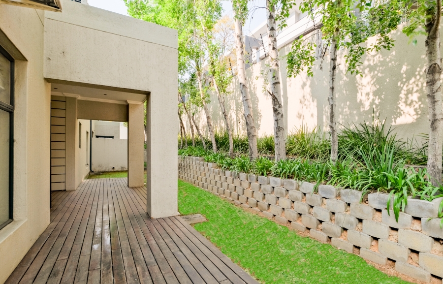To Let 2 Bedroom Property for Rent in Bryanston Gauteng