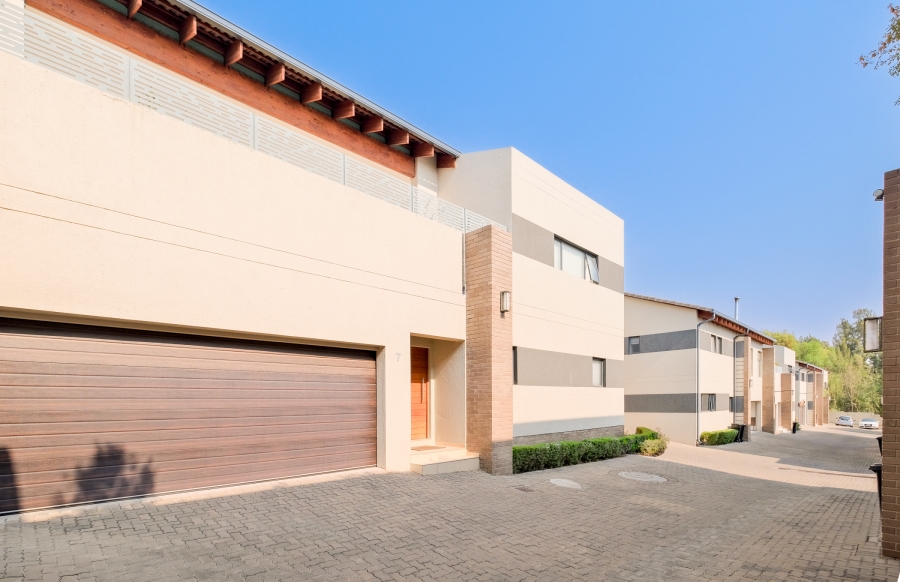 To Let 2 Bedroom Property for Rent in Bryanston Gauteng