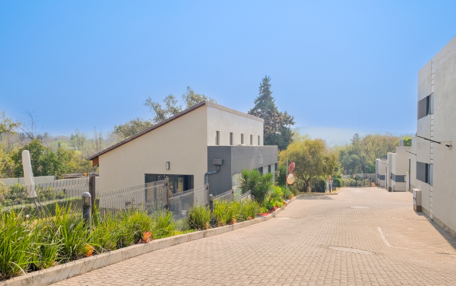 To Let 2 Bedroom Property for Rent in Bryanston Gauteng