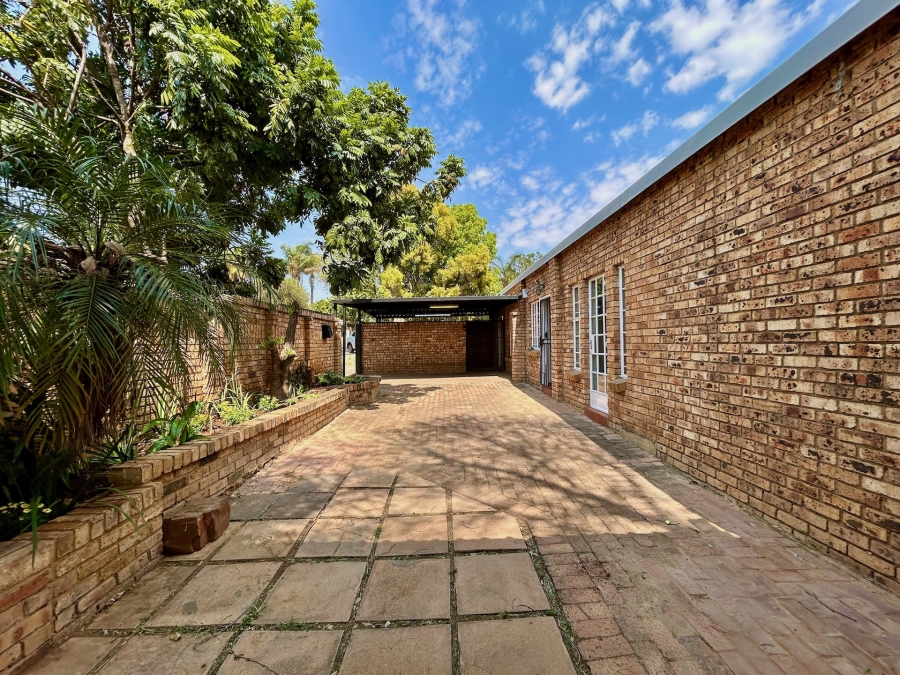 3 Bedroom Property for Sale in Elardus Park Gauteng