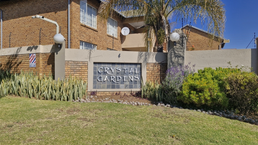 2 Bedroom Property for Sale in Rooihuiskraal North Gauteng